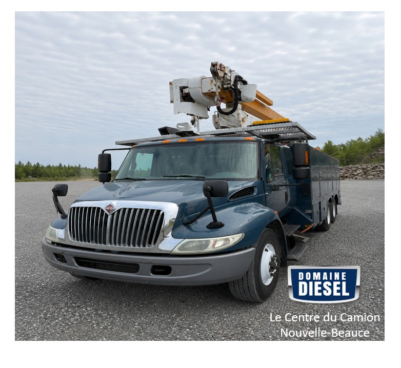 International 4400 2004 Avec Nacelle Posi-Plus 400-46-R